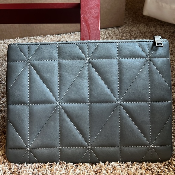 Coach Large Multifunctional Pouch With Quilting - Picture 2 of 9